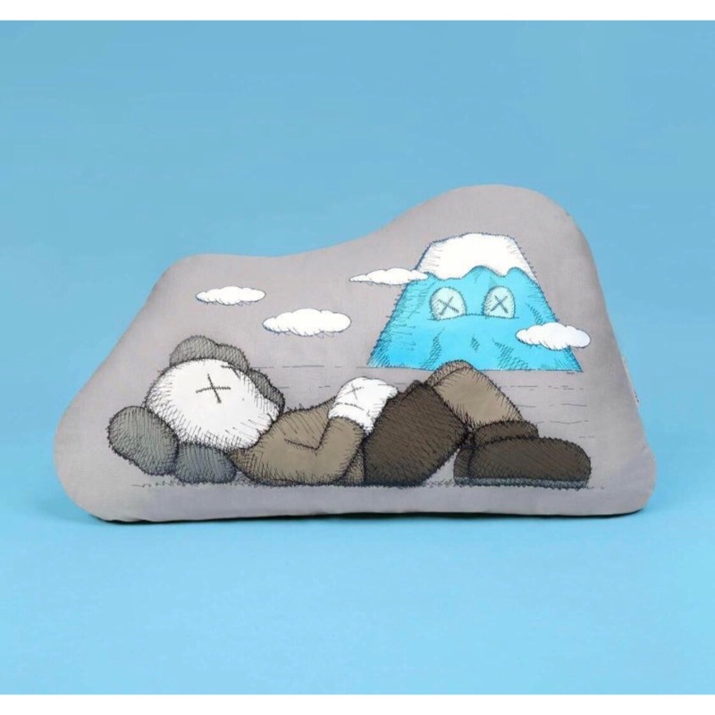 Kaws Holiday Japan 富士山Fuji 抱枕| 蝦皮購物