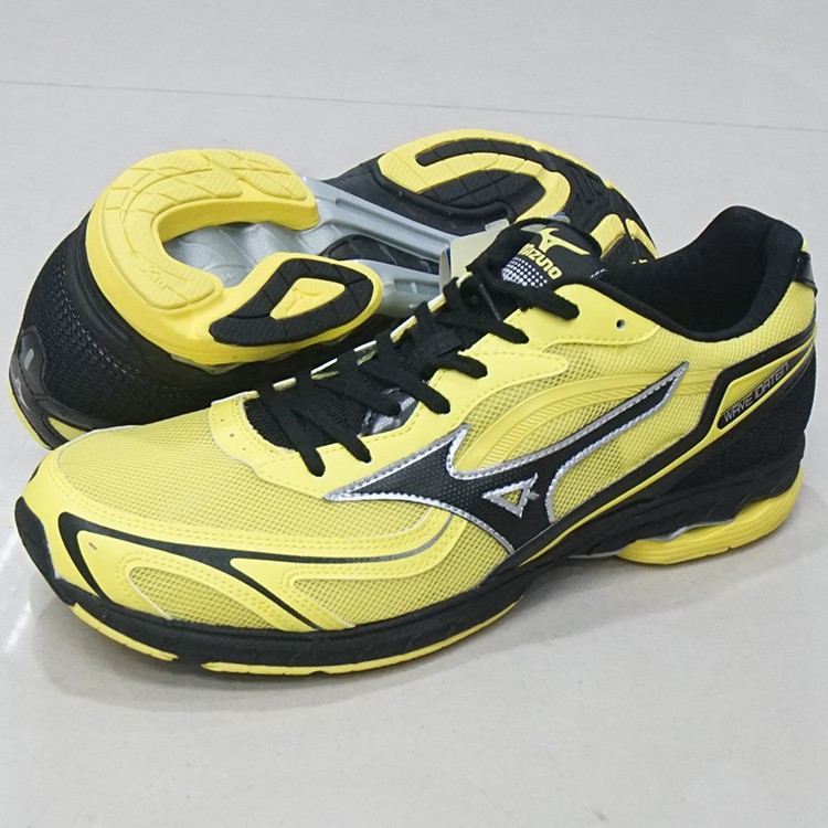 Mizuno wave deals idaten dyna 2