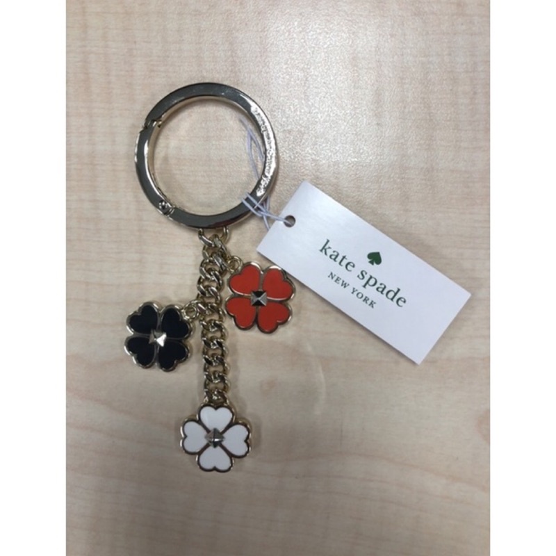 Kate spade daisy on sale keychain