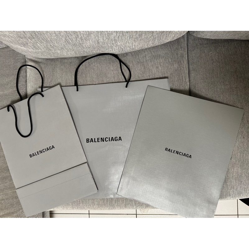 Balenciaga paper online