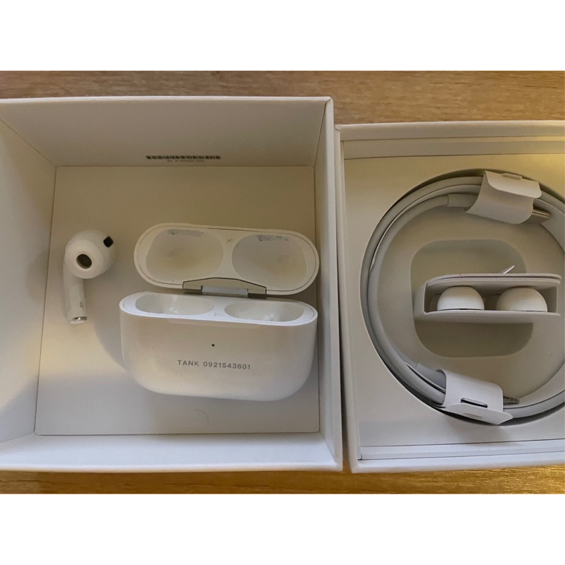 Airpods pro1代右耳、充電盒| 蝦皮購物