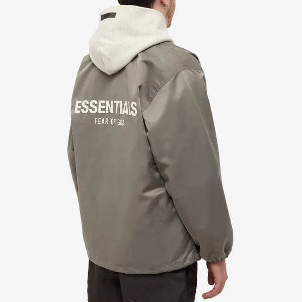 FOG ESSENTIALS 22SS 教練外套Coach Jacket 背後大字植絨<The NIR